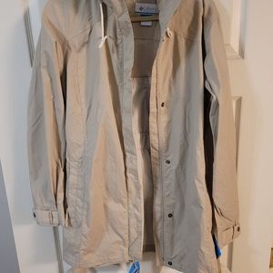 Columbia Creme Waterproof Trench Coat with belt